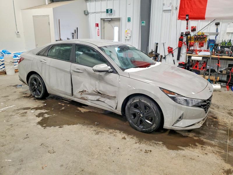 Фото 4 - HYUNDAI ELANTRA