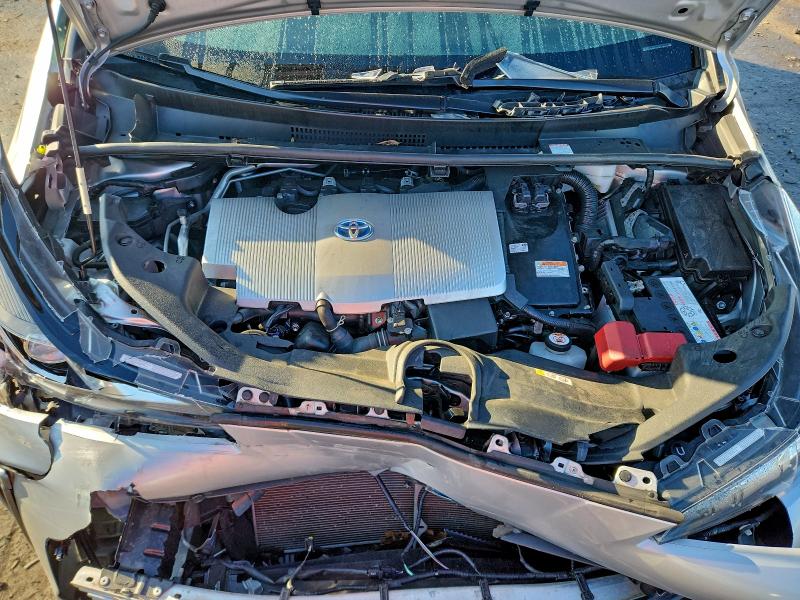 Фото 11 - TOYOTA PRIUS