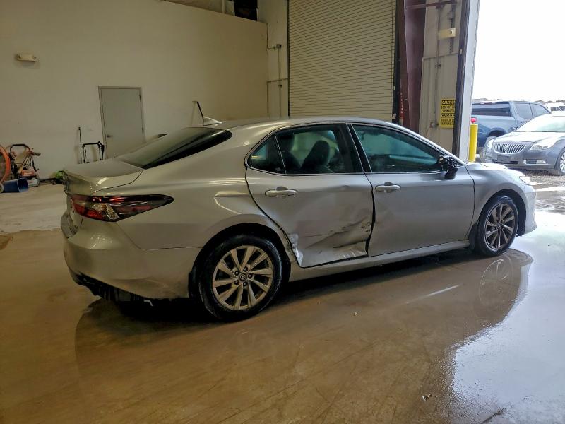 Фото 3 - TOYOTA CAMRY