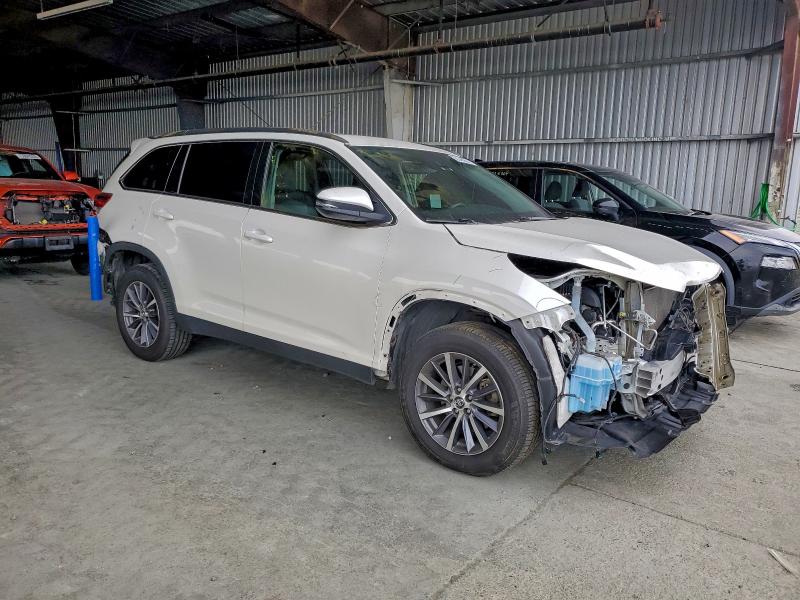 Фото 4 - TOYOTA HIGHLANDER