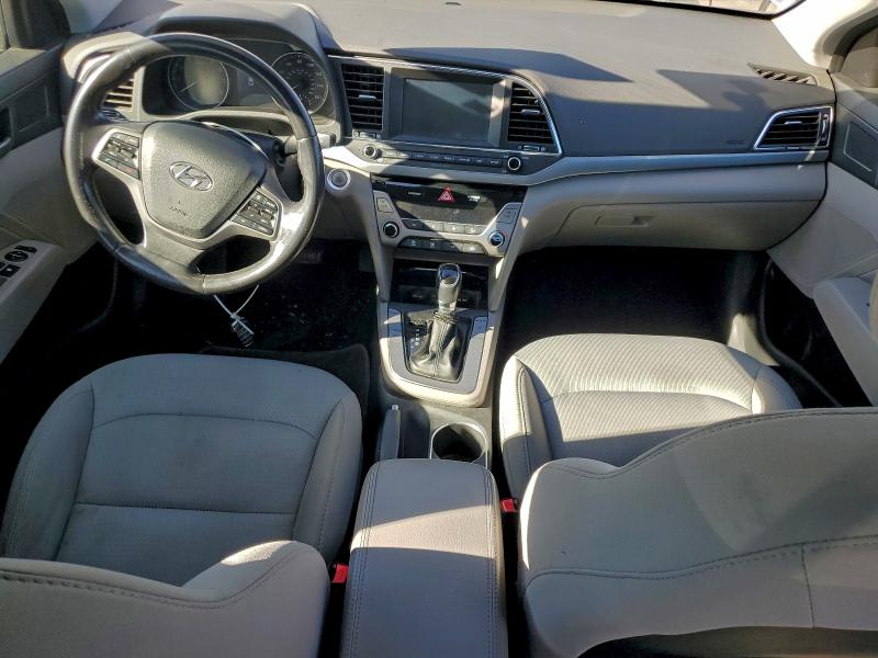 Фото 8 - HYUNDAI ELANTRA