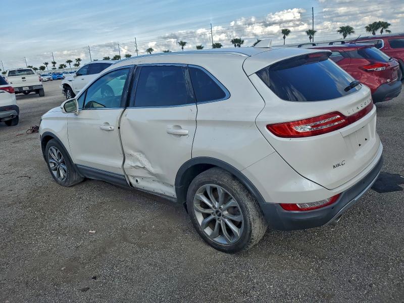 Фото 2 - LINCOLN MKZ