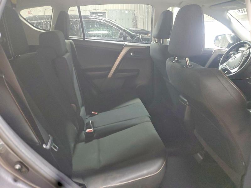 Фото 10 - TOYOTA RAV4