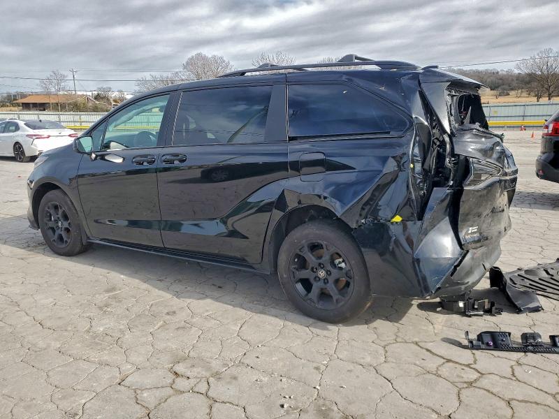 Фото 2 - TOYOTA SIENNA