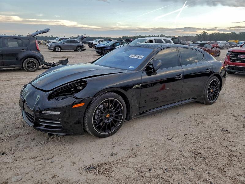 Фото 1 - PORSCHE PANAMERA
