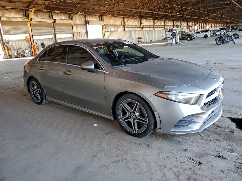 Фото 4 - MERCEDES-BENZ A-CLASS