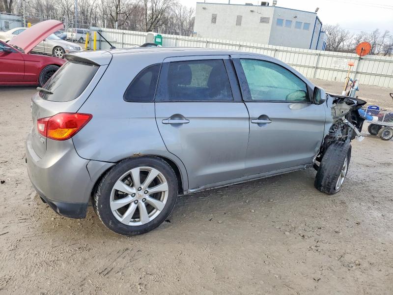 Фото 3 - MITSUBISHI OUTLANDER