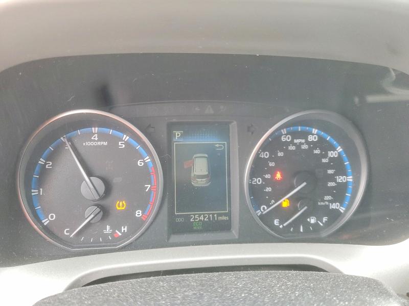 Фото 9 - TOYOTA RAV4