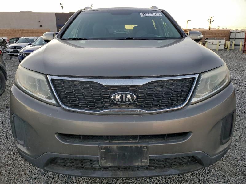 Фото 5 - KIA SORENTO