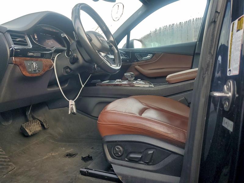 Фото 7 - AUDI Q7