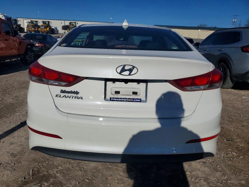 Фото 6 - HYUNDAI ELANTRA