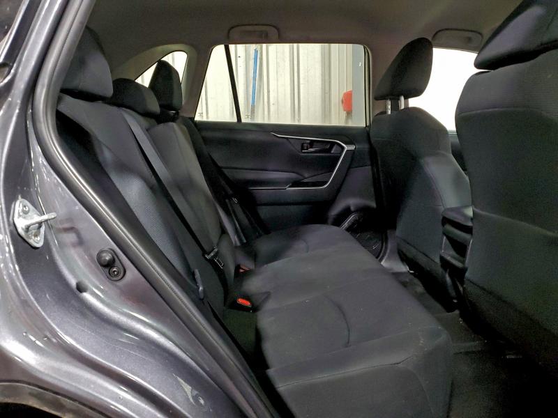 Фото 11 - TOYOTA RAV4