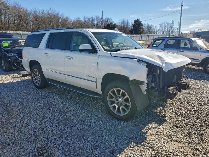 Фото 4 - GMC YUKON