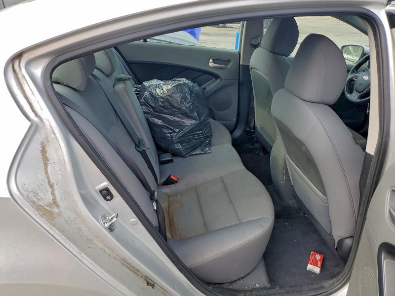 Фото 10 - KIA FORTE