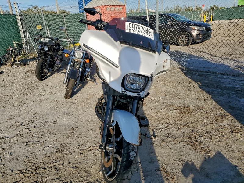 HARLEY-DAVIDSON FL 2024