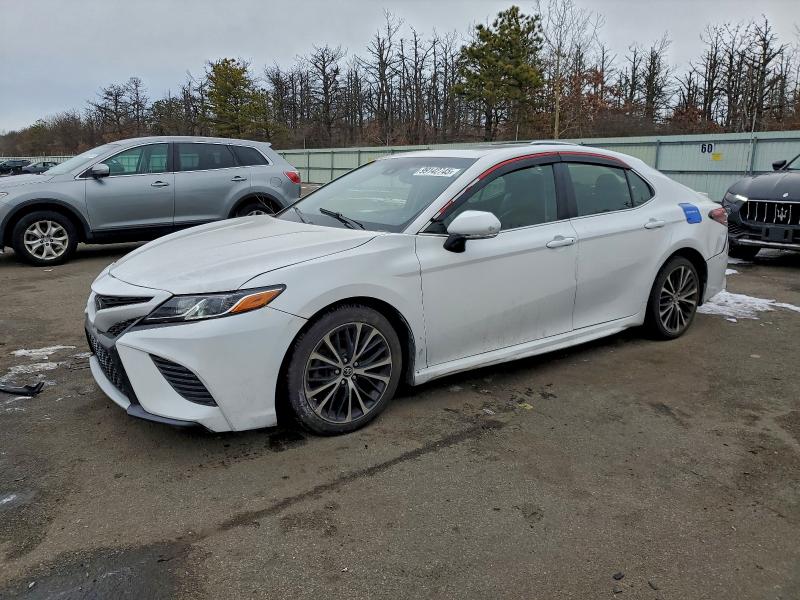 Фото 1 - TOYOTA CAMRY