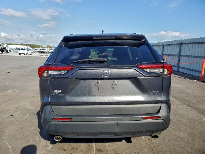 Фото 6 - TOYOTA RAV4