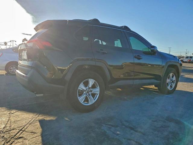 Фото 3 - TOYOTA RAV4