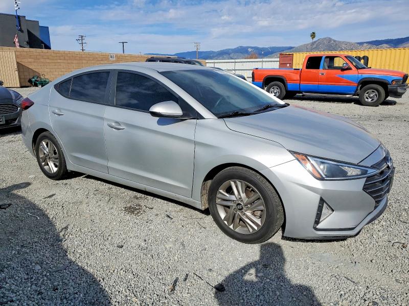 Фото 4 - HYUNDAI ELANTRA