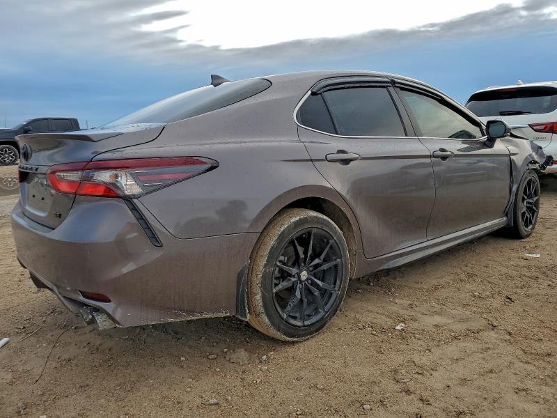 Фото 3 - TOYOTA CAMRY