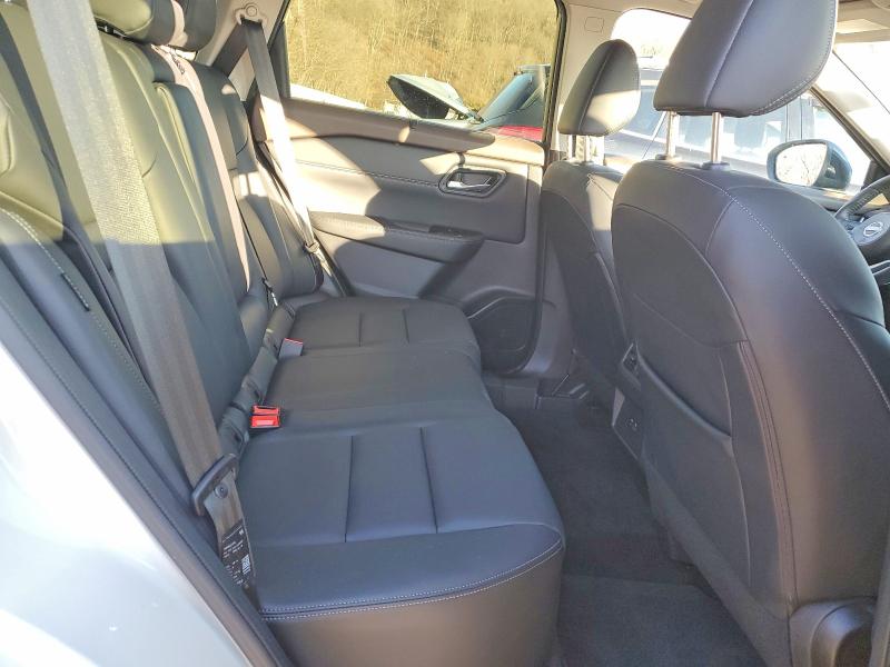 Фото 11 - NISSAN ROGUE