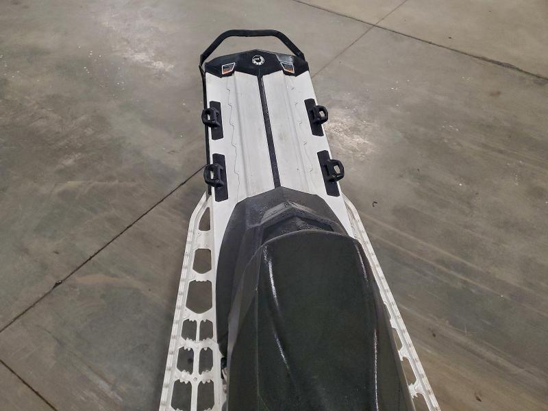 SKI-DOO SNOWMOBILE 2016