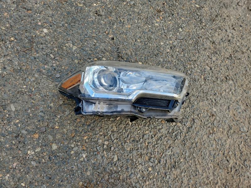 Фото 12 - TOYOTA TACOMA