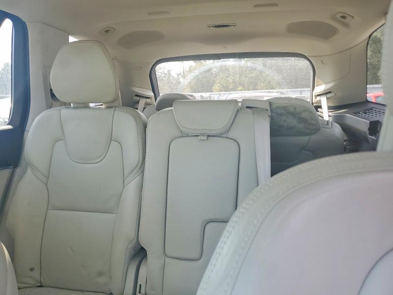 Фото 10 - VOLVO XC90