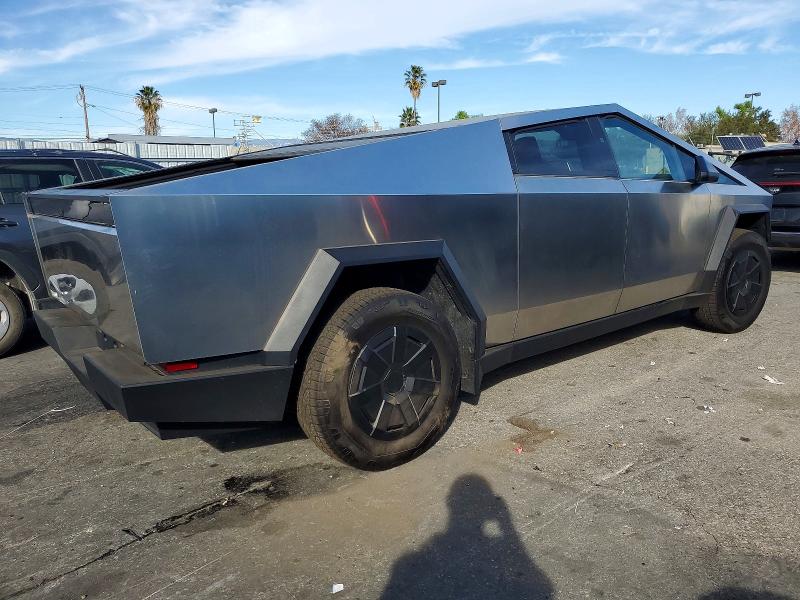 Фото 3 - TESLA CYBERTRUCK