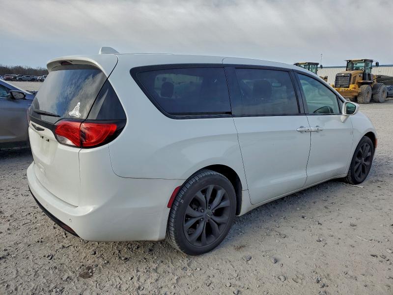 Фото 3 - CHRYSLER PACIFICA