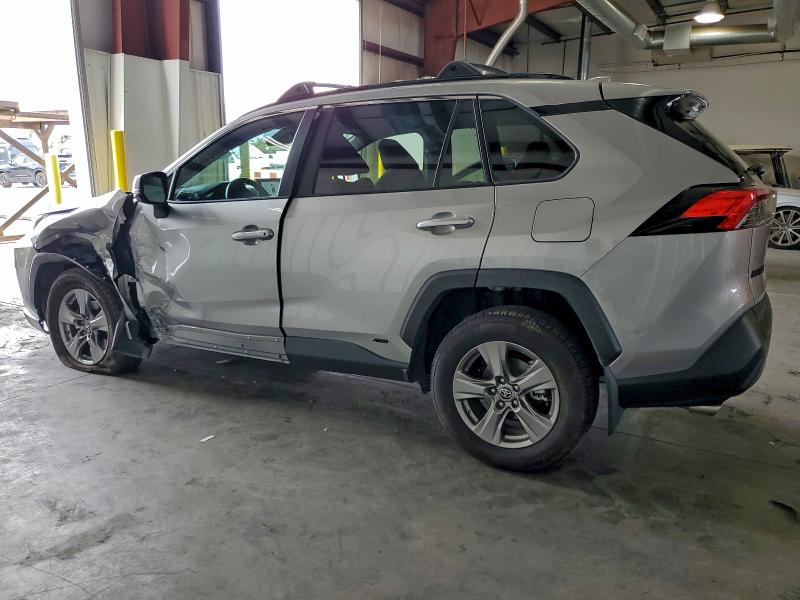 Фото 2 - TOYOTA RAV4