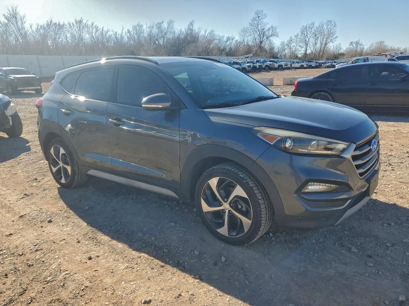Фото 4 - HYUNDAI TUCSON