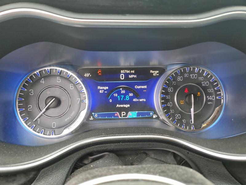 Фото 9 - CHRYSLER 200