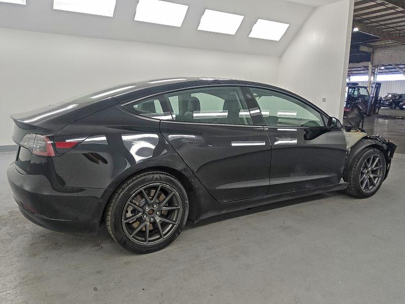 Фото 3 - TESLA MODEL 3
