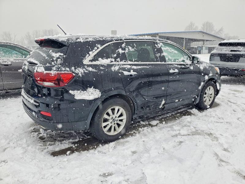 Фото 3 - KIA SORENTO