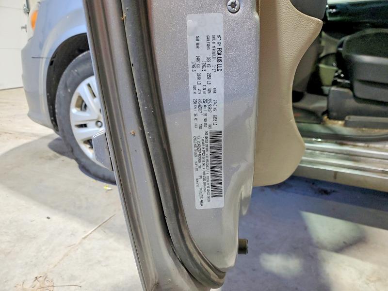 Фото 13 - DODGE CARAVAN