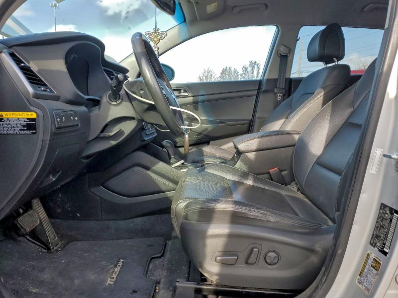 Фото 7 - HYUNDAI TUCSON