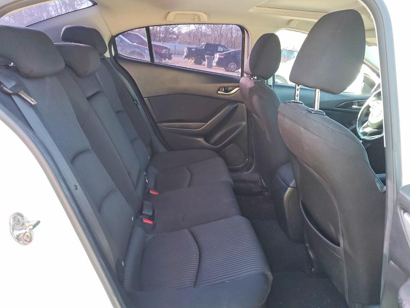 Фото 10 - MAZDA 3