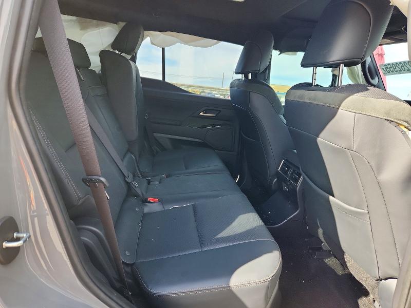 Фото 11 - LEXUS GX