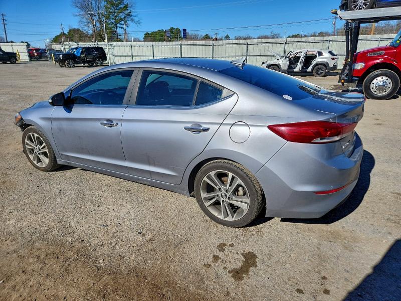 Фото 2 - HYUNDAI ELANTRA
