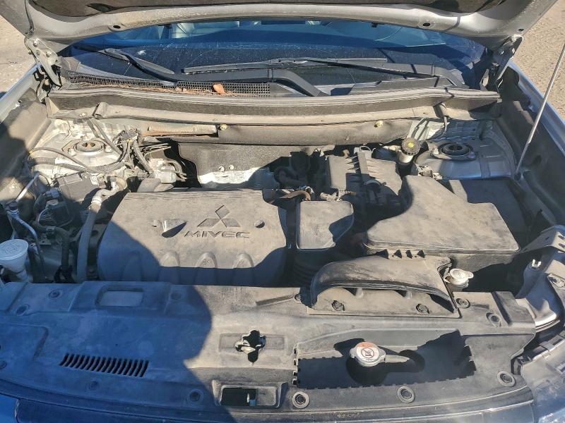 Фото 12 - MITSUBISHI OUTLANDER