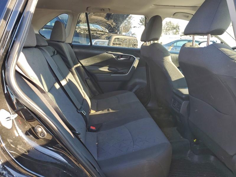 Фото 10 - TOYOTA RAV4