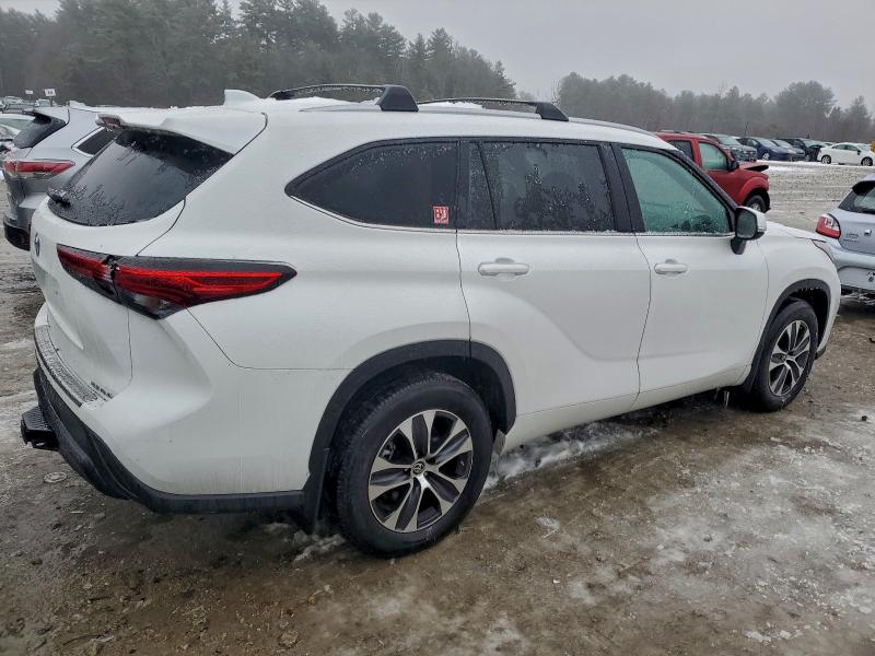 Фото 3 - TOYOTA HIGHLANDER