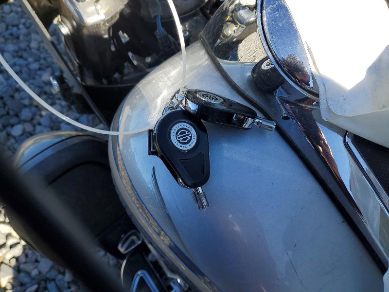 Фото 8 - HARLEY-DAVIDSON FLTRUSE CV