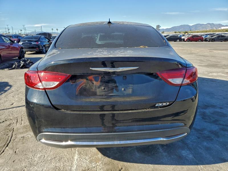 Фото 6 - CHRYSLER 200