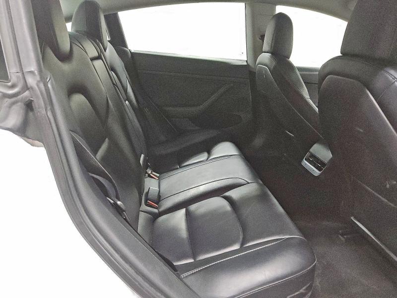 Фото 10 - TESLA MODEL 3