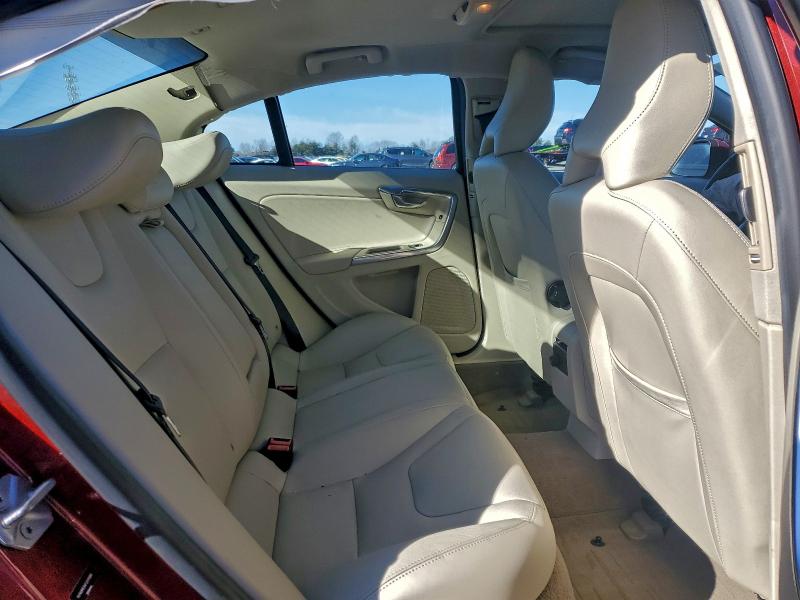 Фото 10 - VOLVO S60