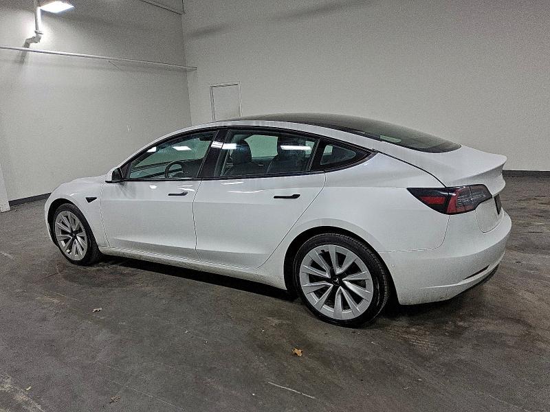 Фото 2 - TESLA MODEL 3