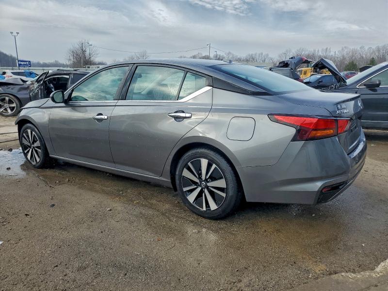 Фото 2 - NISSAN ALTIMA