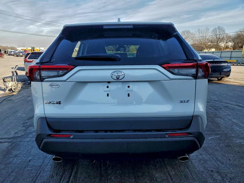 Фото 6 - TOYOTA RAV4